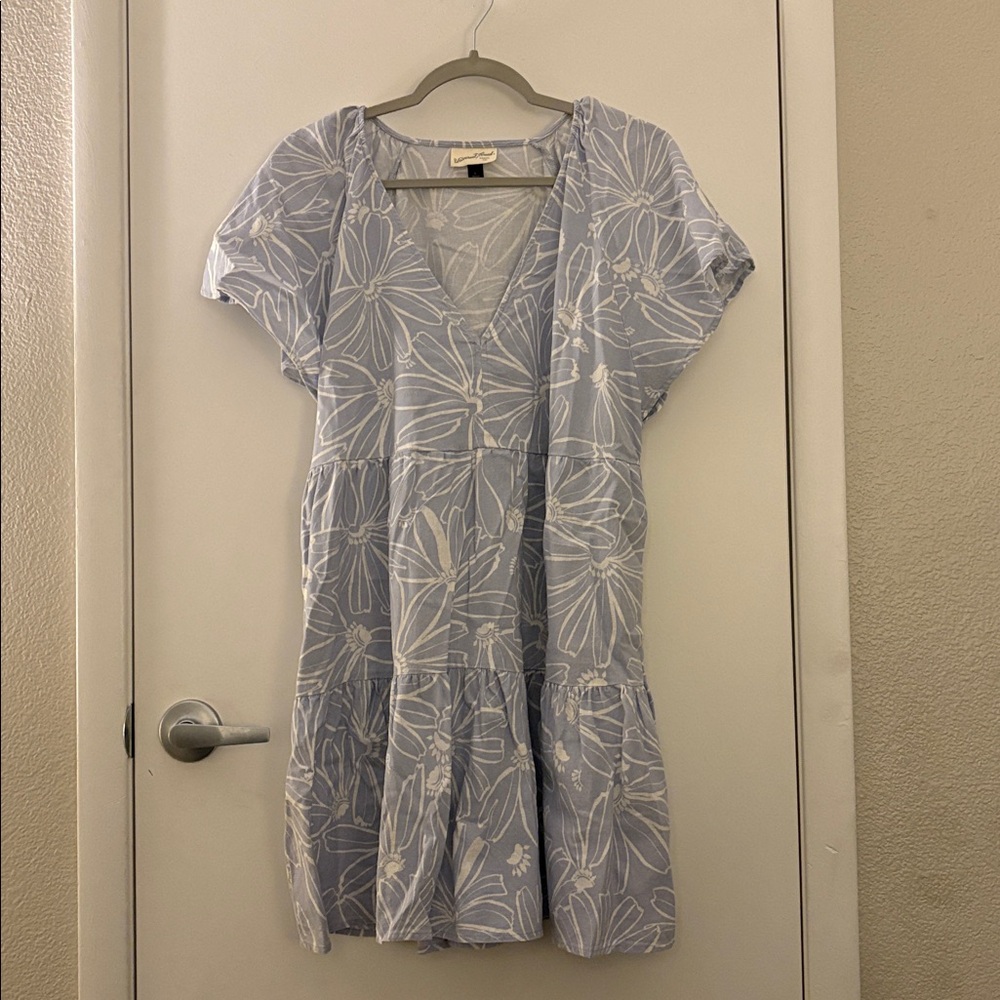 Universal Thread Boho Two - Tier V Neck Flowy Silhouette Side Pockets SZ L